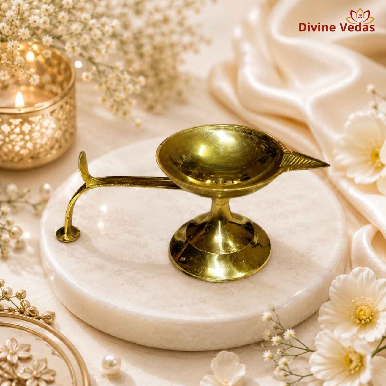 Brass Aarti Diya with Handle | Traditional Handheld Pooja Deepak for Aarti | Divine Vedas