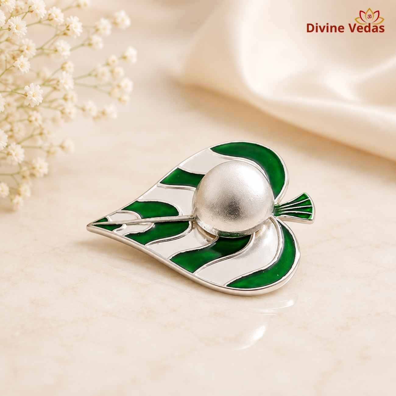 Silver Meenakari Betel Leaf with Betel Nut 10g | Paan Supari for Pooja | Divine Vedas