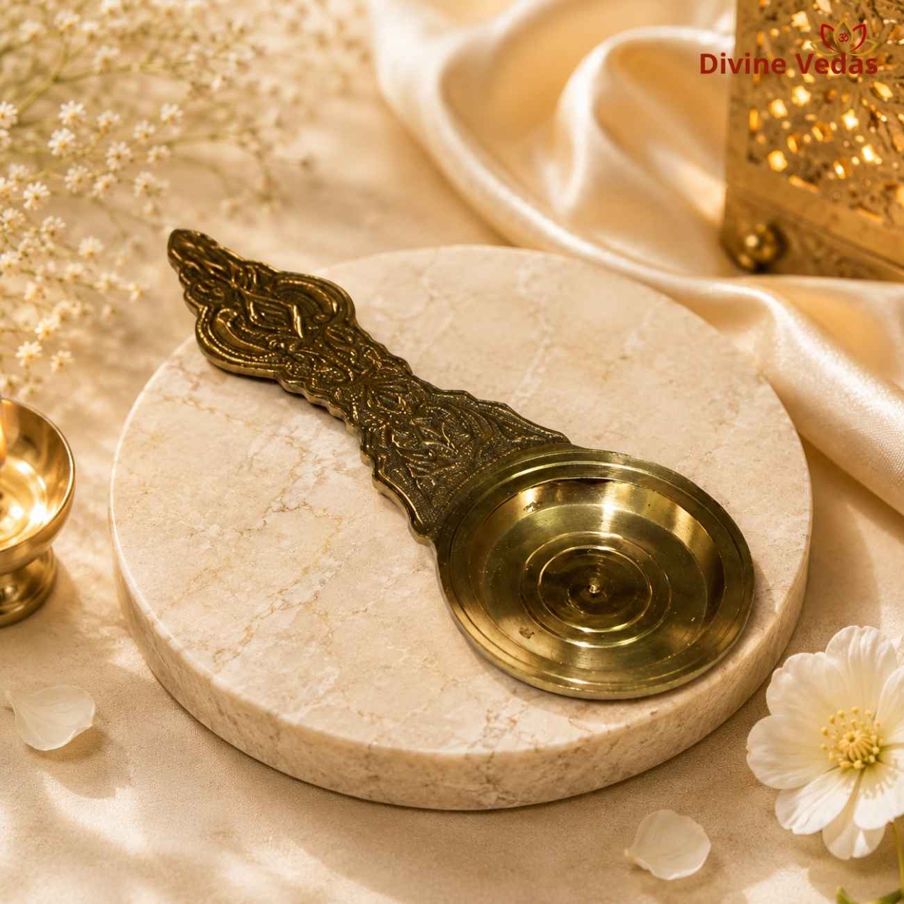 Brass Kapoor Aarti Holder | Camphor Burner for Pooja & Aarti | Divine Vedas